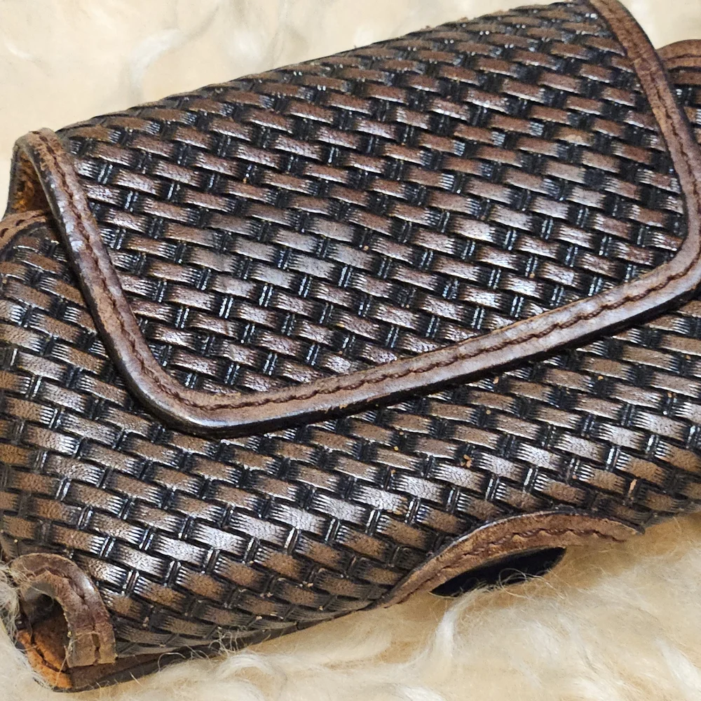 2000s Hand tooled leather cell phone holder belt clip in rich brown tones